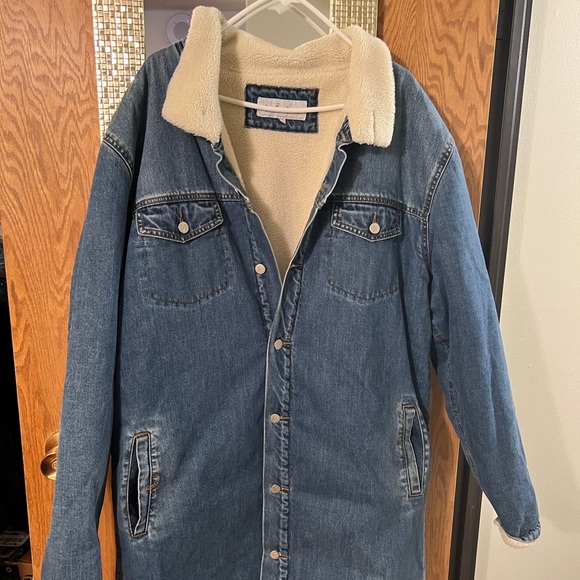 DENIM SHEARLING COAT BY GOSN IN A SIZE XL… EXCELLENT LIKE NEW CONDITION. UNISEX - Picture 5 of 9